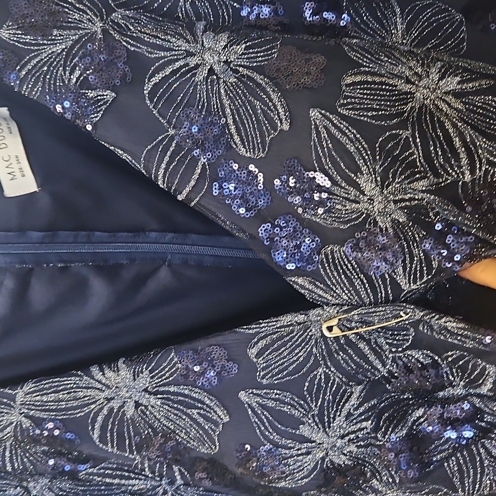 Size 24W navy blue long sleeve evening gown w/ silver metallic flowers Mac Dugga - Picture 15 of 17